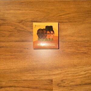 Juvias Place Eyeshadow Palette